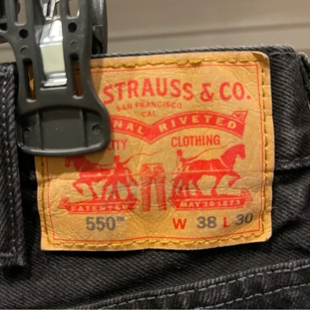 BR:  Levi’s 550 Tapered Relaxed Jeans Black Men’s 38x30 38Wx29.5 Inseam Actual